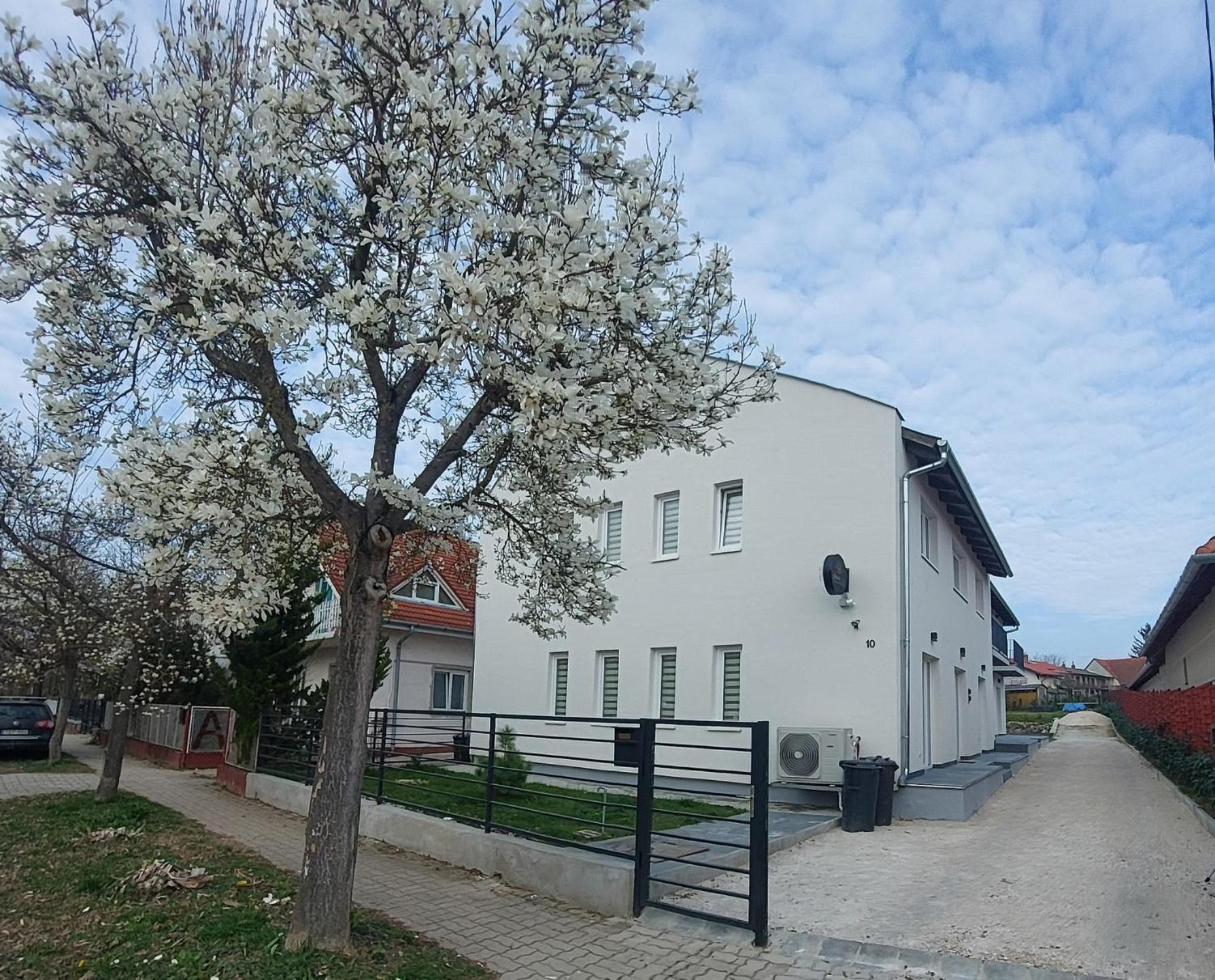 Heviz Lux Apartmanhaz Exterior photo